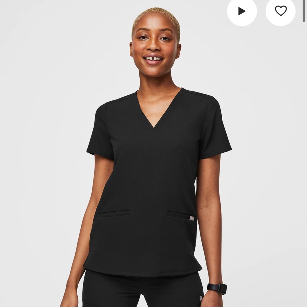 Figs Scrubs Casma 3 Pocket Scrub Top Black